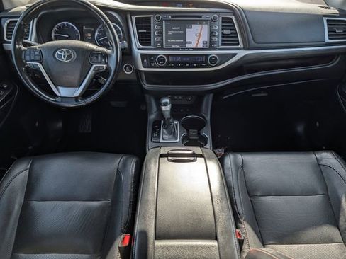 Used 2018 Toyota Highlander Limited Platinum image 11