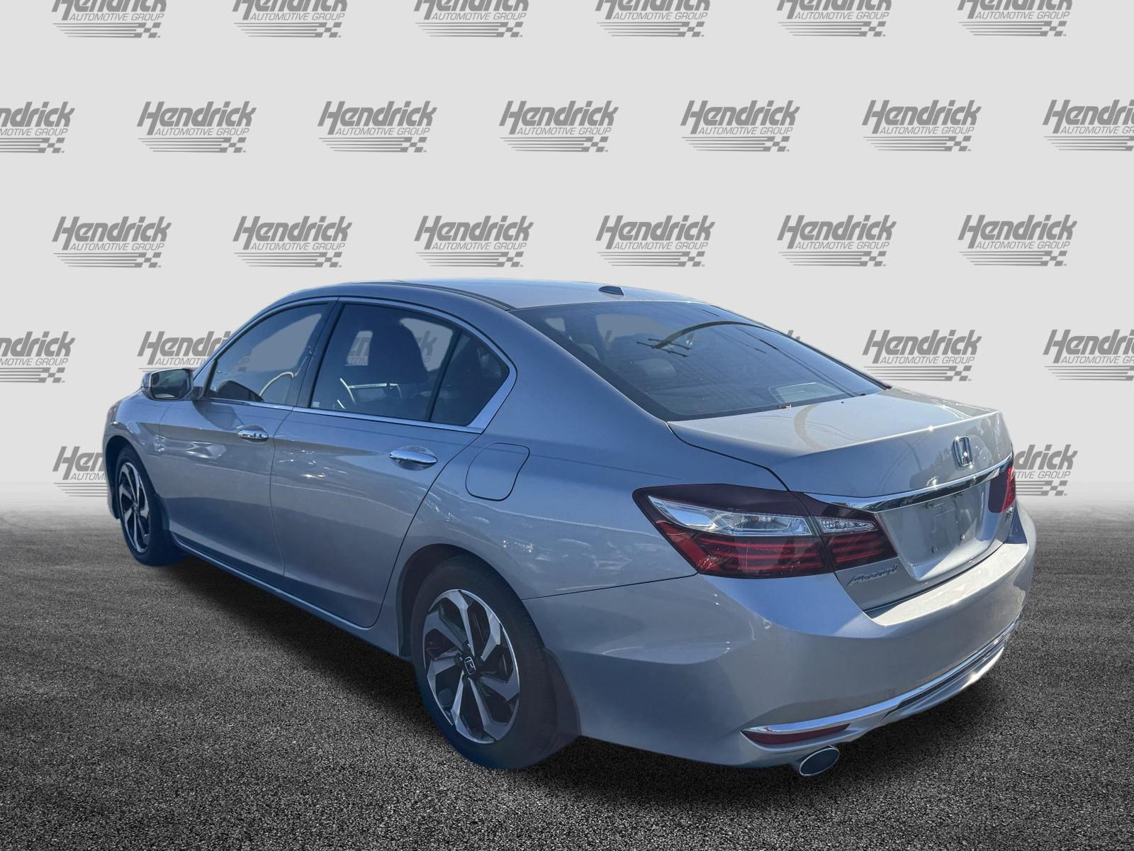 Used 2017 Honda Accord EX-L image 6
