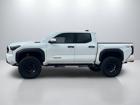 Used 2024 Toyota Tacoma TRD Off-Road AWD/4WD image 8