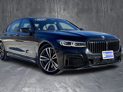 Used 2022 BMW 750i xDrive w/ Luxury Rear Seating Package image 3