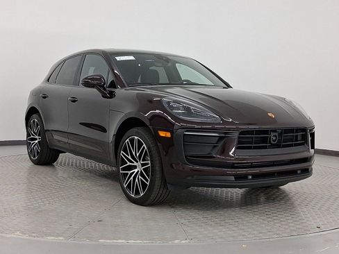 Used 2025 Porsche Macan image 7