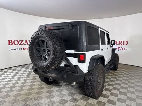Used 2015 Jeep Wrangler Unlimited Rubicon w/ Connectivity Group image 8