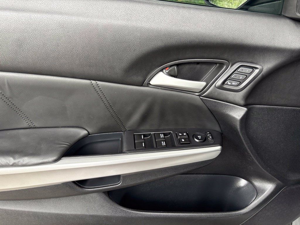Used 2013 Honda Crosstour EX-L image 17
