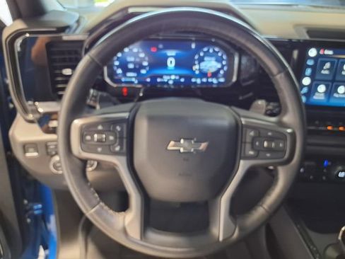 Used 2022 Chevrolet Silverado 1500 ZR2 w/ Technology Package AWD/4WD image 10