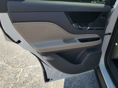 Used 2020 Lincoln Corsair Reserve w/ Appearance Package FWD image 24