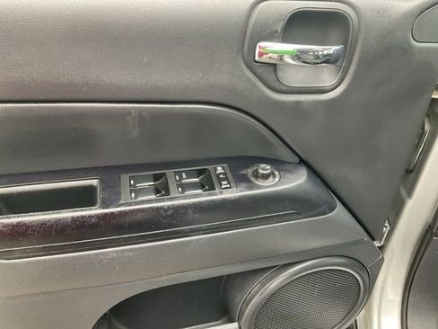 Used 2015 Jeep Patriot Latitude w/ Sun/Sound Group image 23