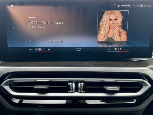 Used 2023 BMW 330i xDrive 330i xDrive w/ Driving Assistance Package image 29