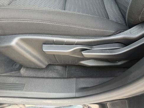 Used 2025 Chevrolet Equinox LT FWD image 26