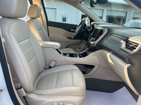 Used 2021 GMC Acadia Denali w/ Denali Technology Package image 11
