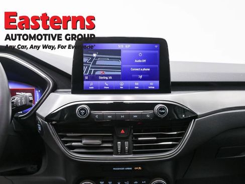 Used 2021 Ford Escape Titanium image 12