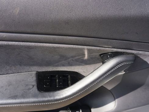 Used 2019 Tesla Model 3 image 4