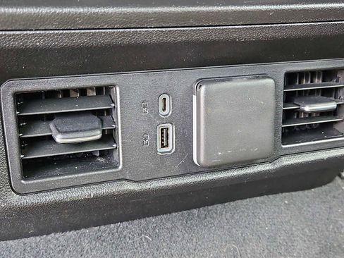 Used 2023 Chevrolet Silverado 1500 LT AWD/4WD image 21