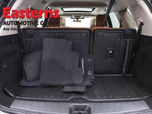 Used 2023 Nissan Pathfinder Platinum AWD/4WD image 9