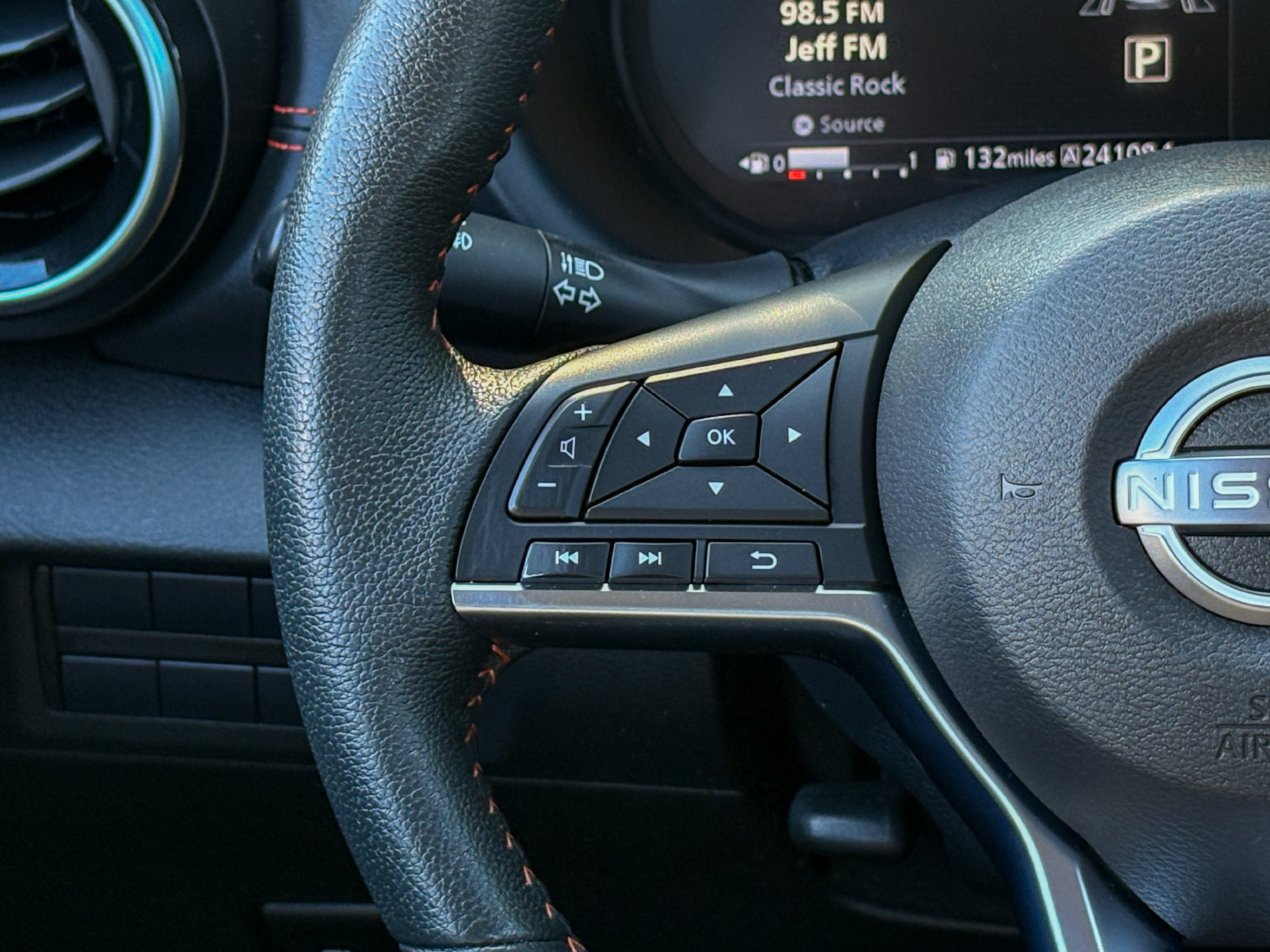 Used 2024 Nissan Kicks SR w/ SR Premium Package FWD image 18