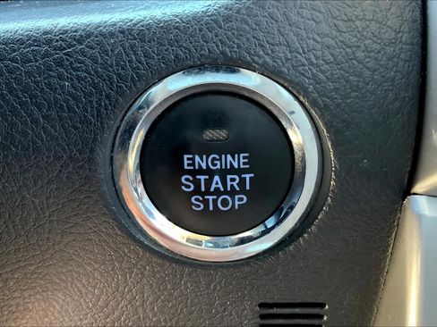 Used 2016 Toyota 4Runner Limited image 33