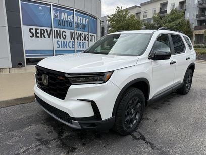 New 2025 Honda Pilot TrailSport