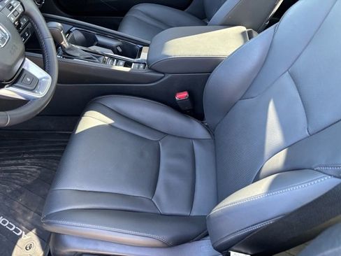 Used 2025 Honda Accord Touring image 12