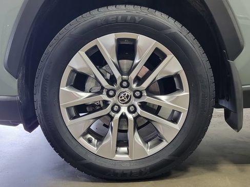 Used 2020 Toyota RAV4 XLE Premium AWD/4WD image 9