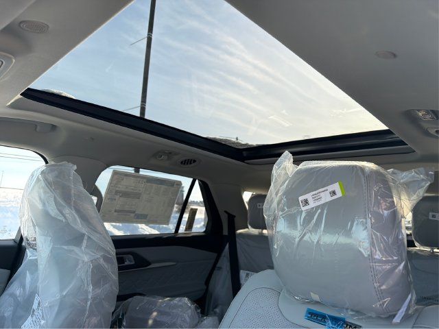 New 2026 Ford Explorer Platinum w/ LUX Leather Package AWD/4WD image 32