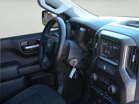 Used 2020 Chevrolet Silverado 1500 Custom w/ Custom Value Package image 29