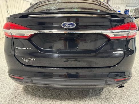 Used 2018 Ford Fusion SE w/ Equipment Group 201A FWD image 6