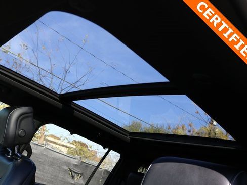 Used 2024 Jeep Wagoneer L Series II w/ Convenience Group I image 9