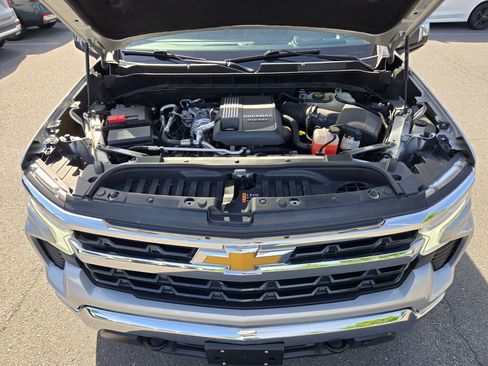 Used 2022 Chevrolet Silverado 1500 LT w/ Safety Package AWD/4WD image 19