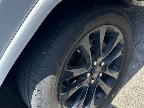 Used 2020 Jeep Grand Cherokee Altitude image 6