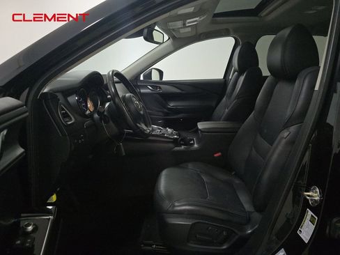 Used 2022 MAZDA CX-9 Touring w/ Touring Premium Package image 3