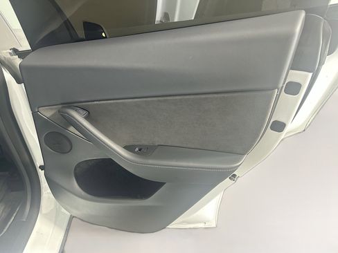 Used 2023 Tesla Model Y Long Range image 32