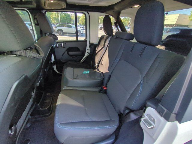 Used 2024 Jeep Wrangler Unlimited Rubicon 4xe w/ Capability Package AWD/4WD image 28