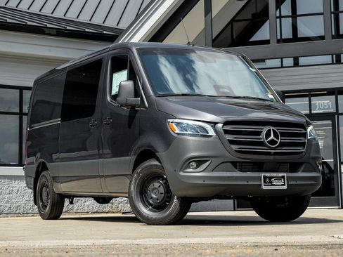 New 2025 Mercedes-Benz Sprinter 2500 image 1