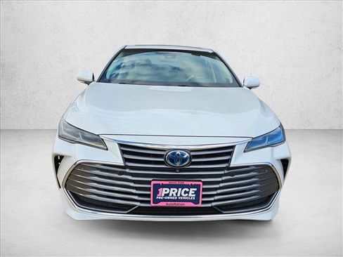 Used 2019 Toyota Avalon Limited w/ Advanced Safety Package image 2