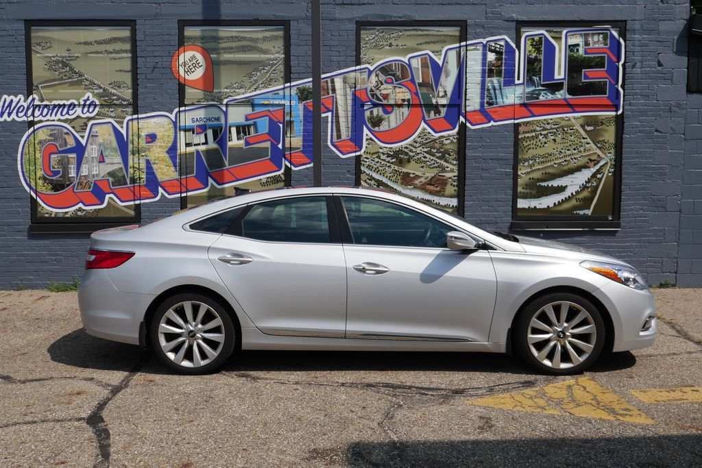 Used 2014 Hyundai Azera Limited w/ Option Group 02 FWD image 22