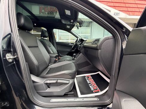 Used 2019 Volkswagen Tiguan SEL Premium R-Line image 38