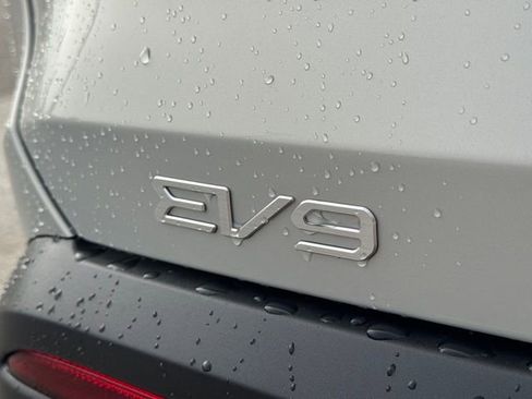 New 2026 Kia EV9 Wind image 11