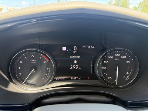 Used 2022 Cadillac XT6 Premium Luxury w/ Technology Package FWD image 24