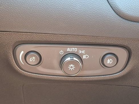 Used 2023 Buick Encore GX Select w/ Sport Touring Package FWD image 23