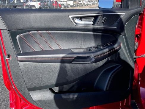 Used 2024 Ford Edge ST-Line image 18