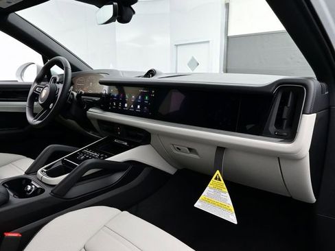 New 2026 Porsche Cayenne E-Hybrid Coupe AWD/4WD image 19