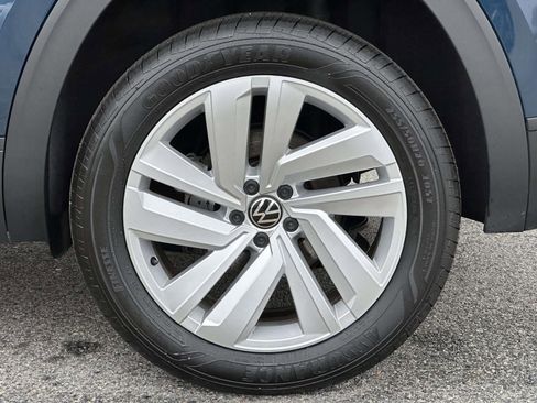 Used 2023 Volkswagen Atlas Cross Sport SE w/ Panoramic Sunroof Package image 15