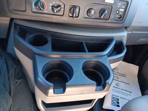 Used 2017 Ford E-350 and Econoline 350 Super Duty image 14