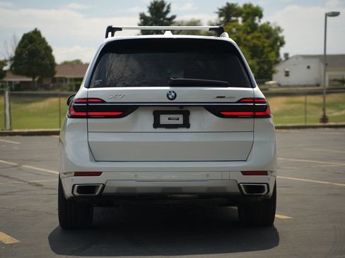 Used 2023 BMW X7 xDrive40i w/ Premium Package AWD/4WD image 4