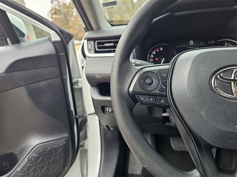 Used 2023 Toyota RAV4 XLE image 23