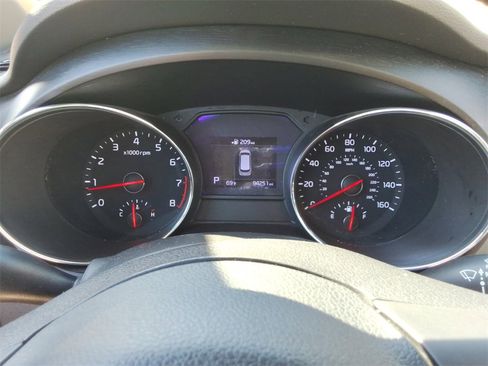 Used 2021 Kia Sedona LX image 28