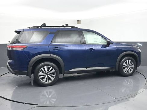 New 2026 Nissan Pathfinder SL FWD image 3