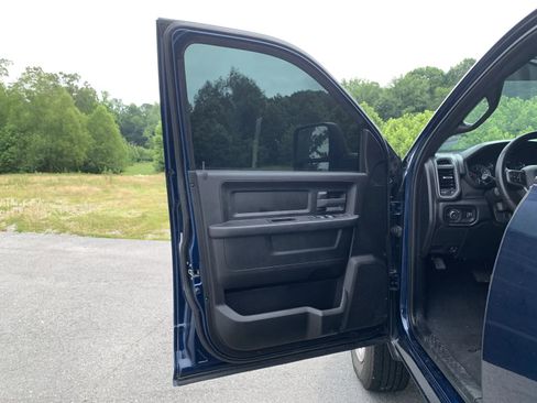 Used 2024 RAM 2500 Tradesman w/ Chrome Appearance Group AWD/4WD image 14