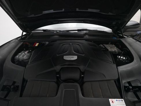 Used 2020 Porsche Cayenne S AWD/4WD image 9