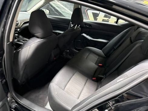 Used 2025 Nissan Altima 2.5 SV AWD/4WD image 10