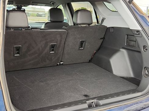 Used 2022 GMC Terrain SLT w/ Elevation Edition FWD image 8